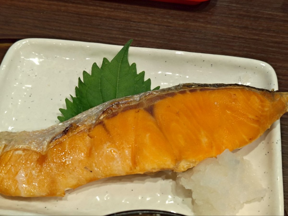 tmknsmb_o_o's tweet photo. 土鍋炊きご飯(中)🍚
豚汁(具沢山)🐷🍠
焼き鮭🐟️
キムチ納豆🌶️🫘
暑さに消耗する時期こそ、しっかり朝メシを‼️
#glouton https://t.co/jxpXJieEfo