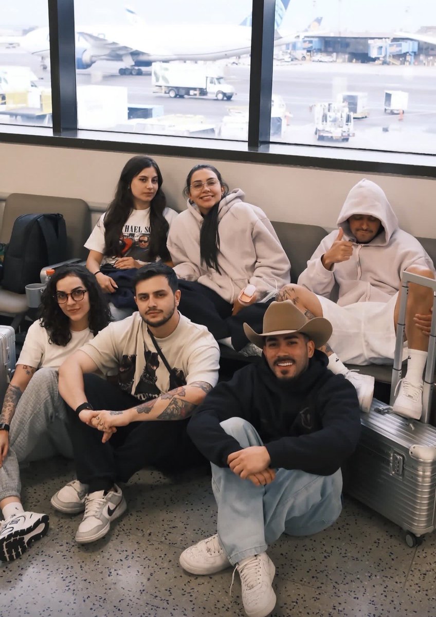 loud_gabepeixe's tweet photo. Mais uma viagem incrível! Que venha a próxima! Estamos chegando 🇧🇷 https://t.co/ytlJXYHt3W