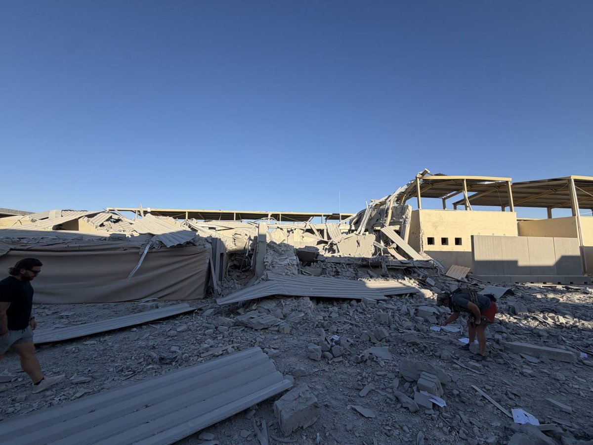 WNewsRankX's tweet photo. BREAKING: 🇯🇴🇺🇸 Pictures show damage to the housing quarters at Tower 22, the U.S. military base in Jordan, following Iranian strikes carried out last week.

#Breaking #Jordan #Tower22 #USA #Iran #MiddleEast #Military #WorldNews #Geopolitics https://t.co/nPcFWI1wJf
