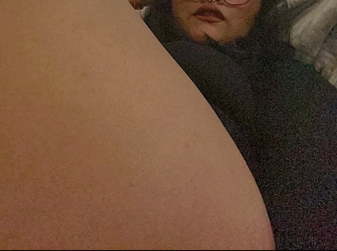 karinaxyxto's tweet photo. thigh.  what’s your favorite superhero?? https://t.co/GtRHWYxaOf