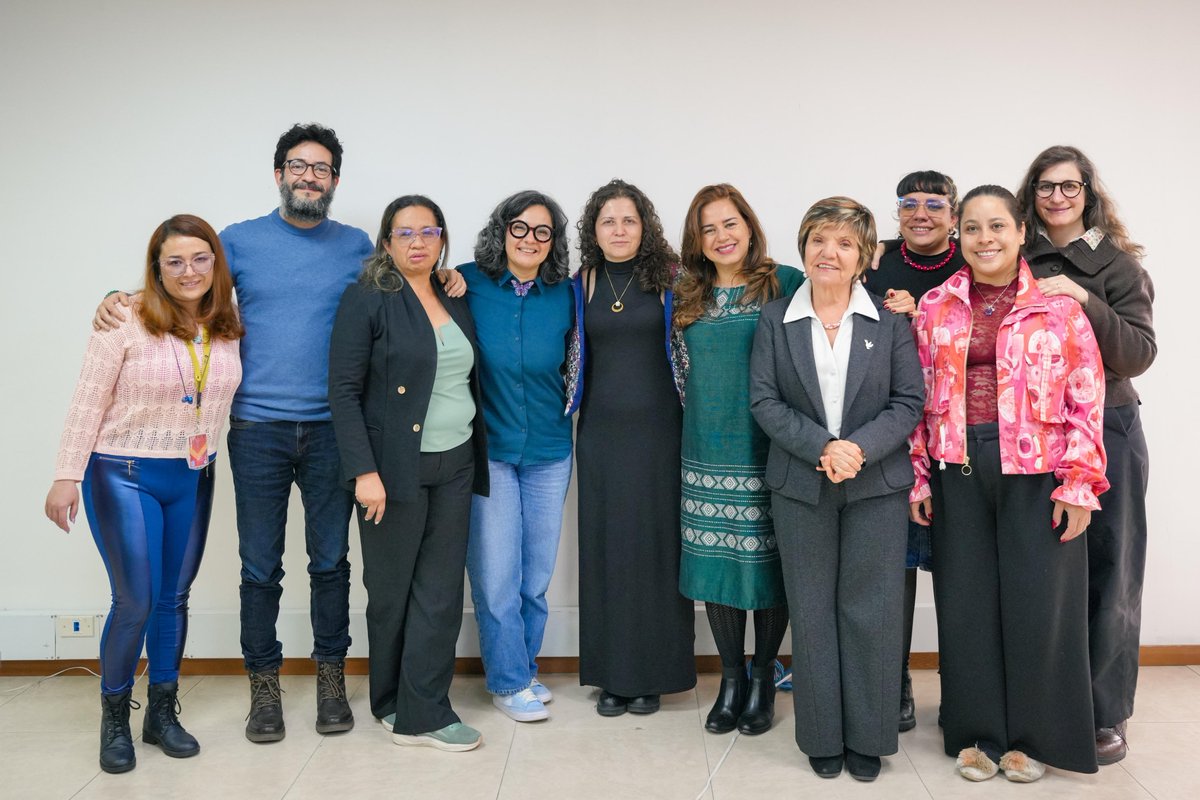 UAcuerdoPaz's tweet photo. #Agenda 📅 | La directora de @UAcuerdoPaz, @GloriaCuartas participó en la jornada preparatoria de la rendición de cuentas de @ARNColombia, un espacio para conocer los logros ✅, avances 🤝 y retos 🕊️ de la reincorporación. 
#LaPazTransforma 🌱🤝 https://t.co/lKNvsaKbY4