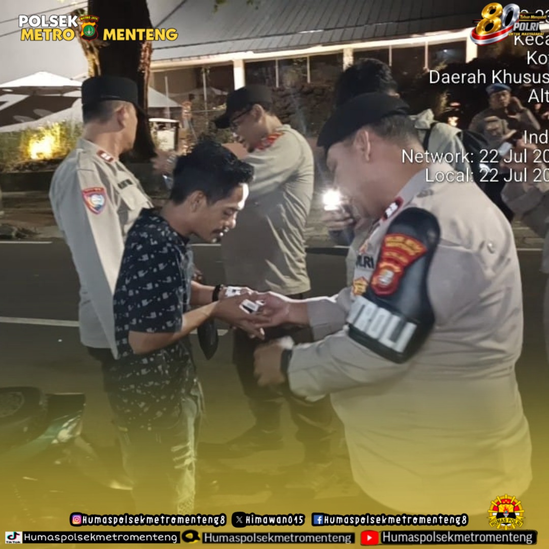 himawan015's tweet photo. Enam Motor Tanpa Dokumen Terjaring Operasi Malam Polsek Metro Menteng

Jakarta Pusat – Polsek Metro Menteng kembali menggelar razia stasioner dalam rangka Operasi Cipta Kondisi melalui program Jaga Jakarta di Jalan Surabaya, Menteng, Jakarta Pusat. Kegiatan dipimpin oleh Padal https://t.co/mb5PmaGhWo
