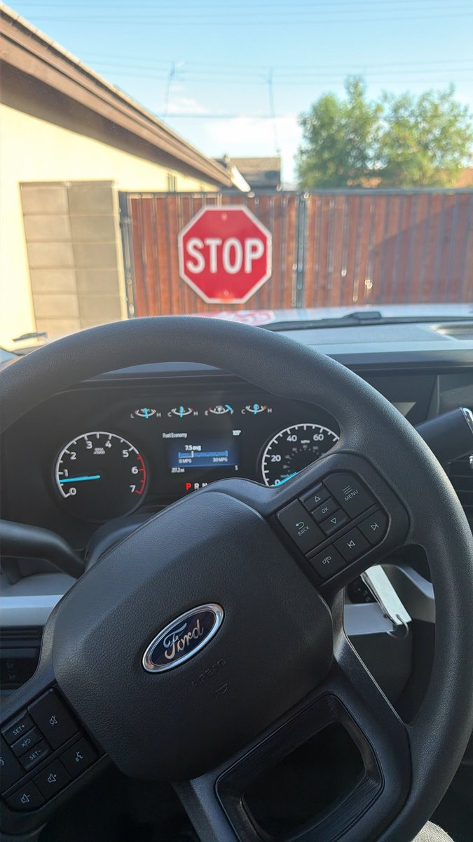 postLuis_'s tweet photo. 2026 F250 
Only ever known Craigslist https://t.co/RmWSs5ihhR