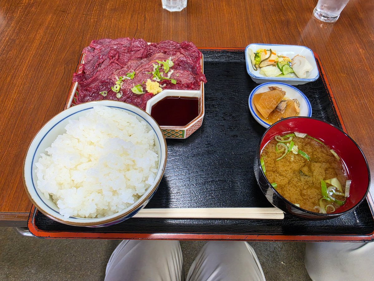 stgmezon's tweet photo. @nushichan0223 馬刺し美味かったよ https://t.co/DY4gS12pm2