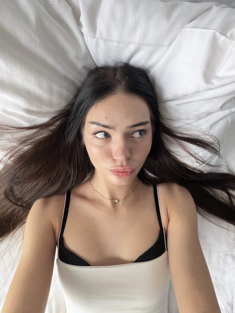 CutePolina tweet media