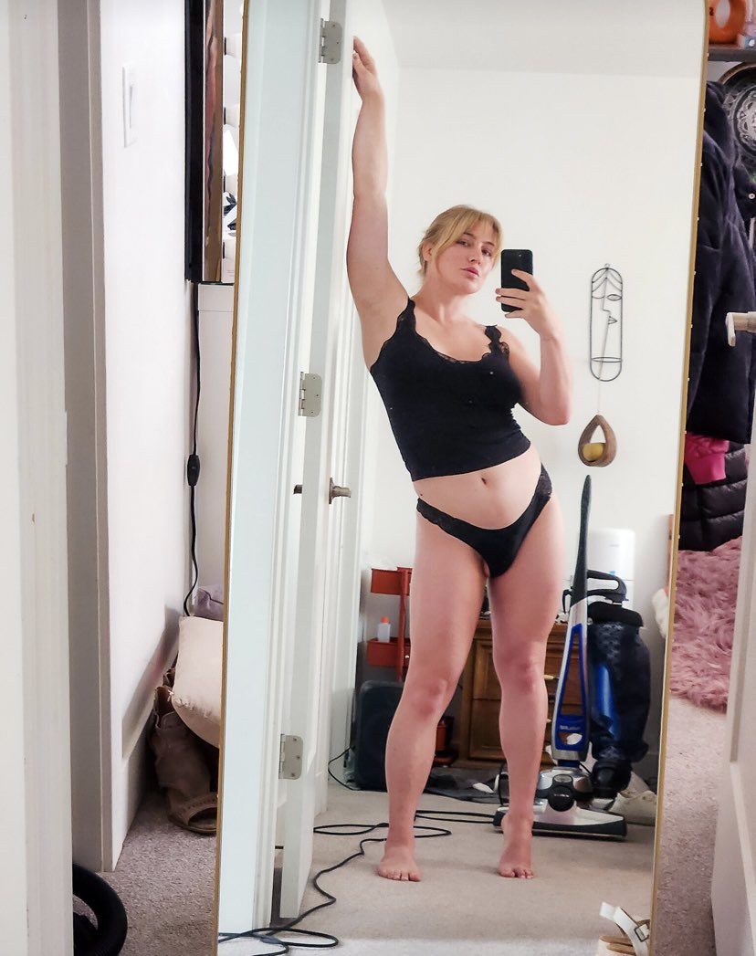 MissMeddleM's tweet photo. It’s stretching time.
#Transgender #Transgirl #Tsgirl #Tgirl #Femboy #Mtf #M2f #Fitness #Summerbody #Mistress https://t.co/v7iycOUcdi