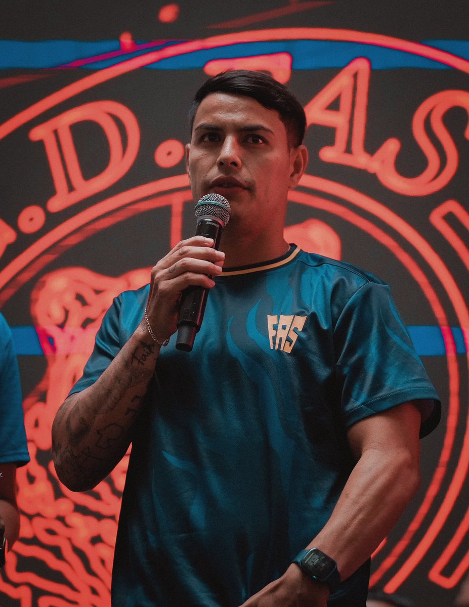 CDeportivoFAS's tweet photo. 𝑳𝑨𝑺 𝑴𝑬𝑵𝑻𝑬𝑺 𝑴𝑨𝑬𝑺𝑻𝑹𝑨𝑺 🧠🔴🔵

#CDFAS #REYDECOPAS https://t.co/p7LxFh806y