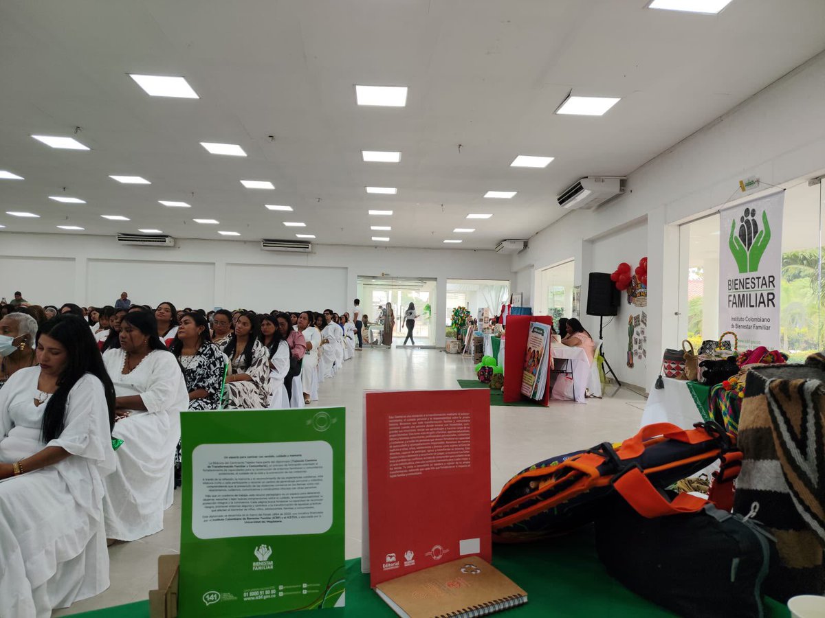 ICBFColombia's tweet photo. #BienestarLaGuajira | Junto a @ICETEX culminamos el diplomado «Prevención, detección y atención a los diferentes tipos de violencia y fortalecimiento familiar», fortaleciendo la prevención de violencias y promoviendo entornos protectores para las niñas, los niños y sus familias. https://t.co/T63dO8MYlw