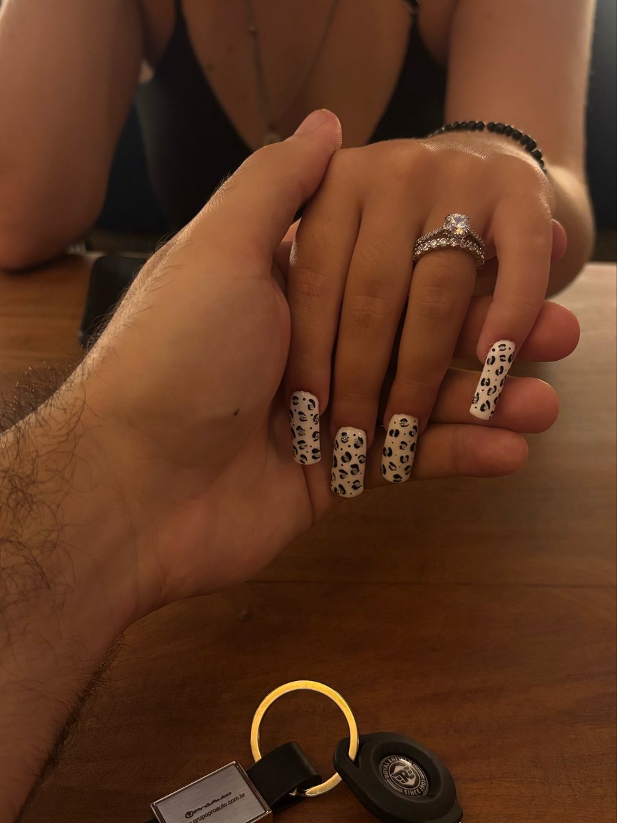 lewashiu's tweet photo. eu quando me pedem em casamento ?????????????? https://t.co/4z1UA4dHXC