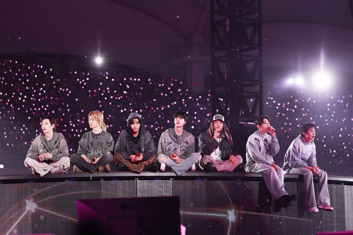 Kpop_Herald's tweet photo. Chile's Ministry of Sports has officially approved the use of Estadio Nacional for @bts_bighit's "Arirang" world tour in Santiago. 🇨🇱

The approval came after organizers revised production plans to minimize the impact on the stadium's field. BTS is set to perform at the venue as scheduled for 3 nights on Oct. 14, 16 and 17.

#BTS #BTS_WORLDTOUR_ARIRANG_SANTIAGO