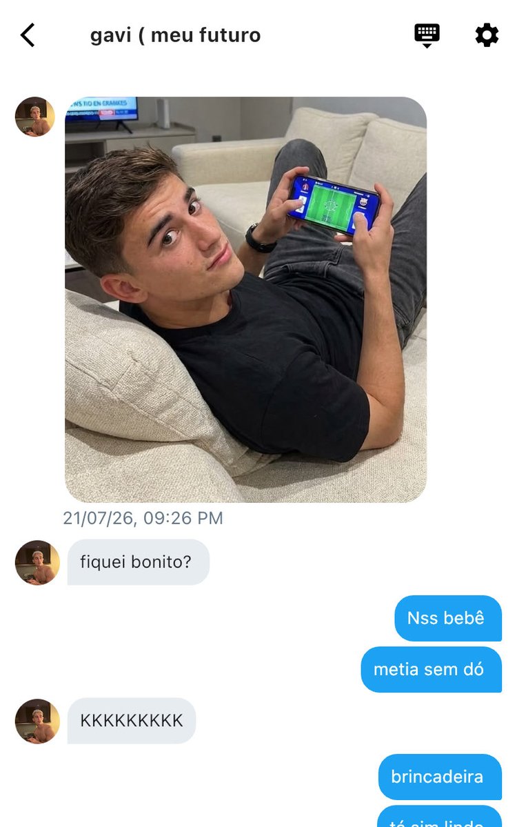 𝐵𝑒𝑙𝑎 tweet media