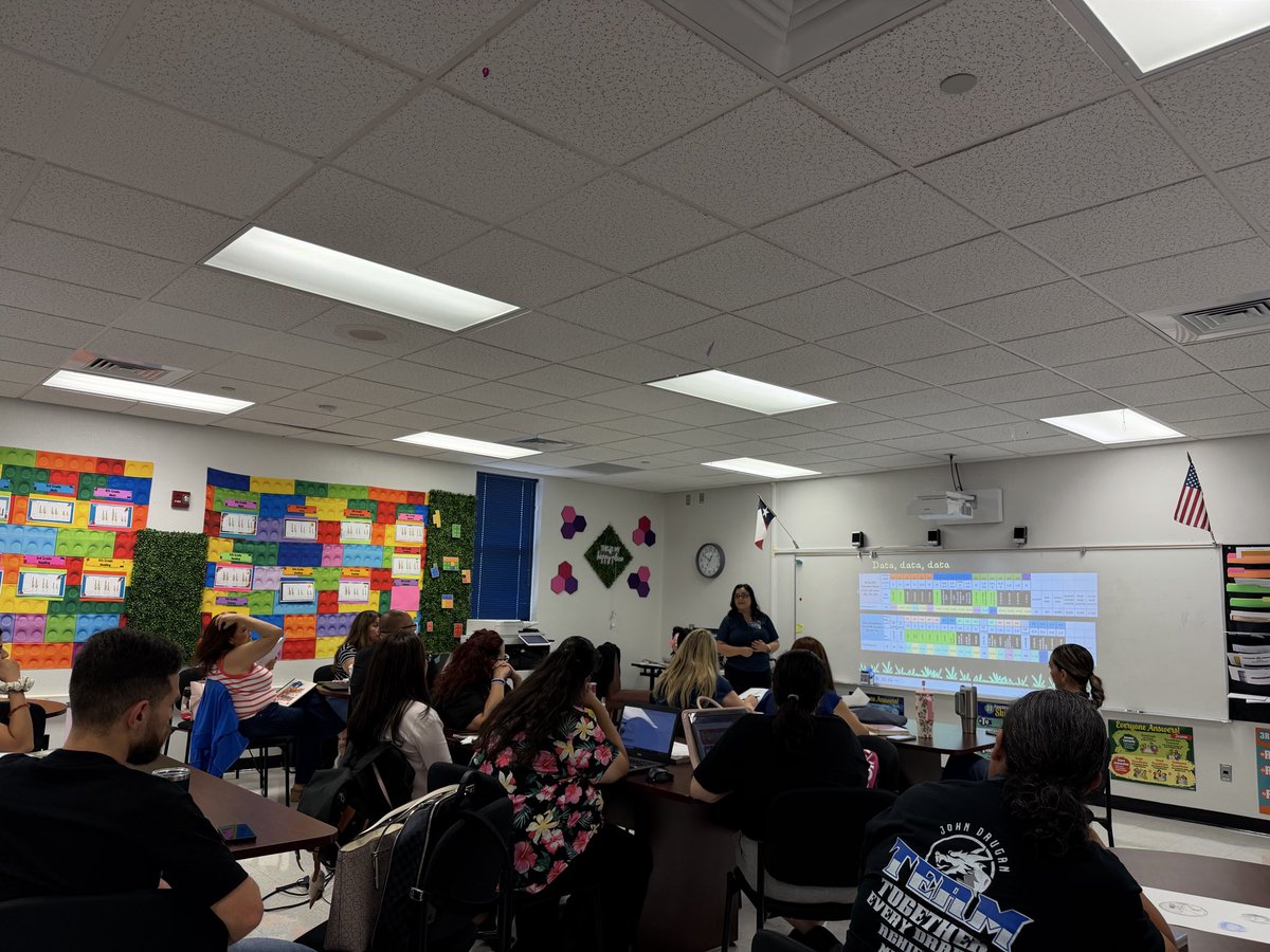 SISD_ES tweet picture