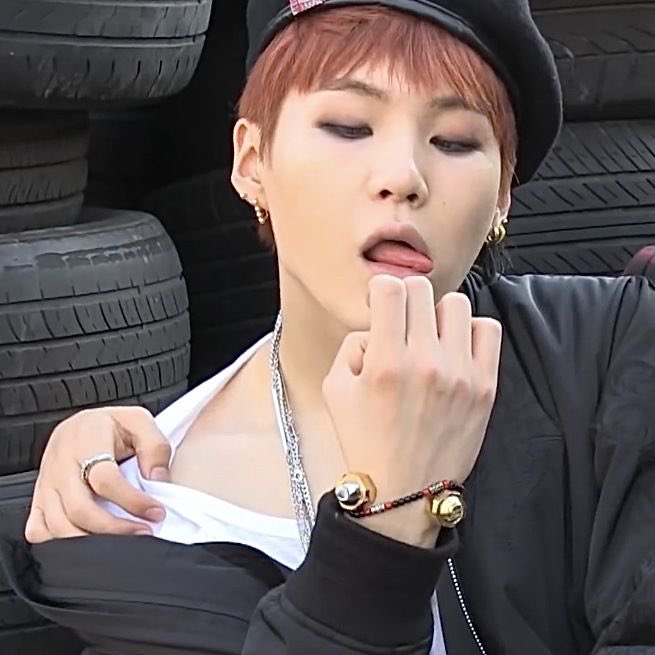morradeyoongi's tweet photo. volví perras https://t.co/68TIzYSkFa