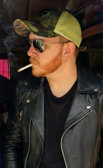 Alpha_Redd_76's tweet photo. Leather, smoke and a little camo 😈💨 https://t.co/Ju5owIaE52