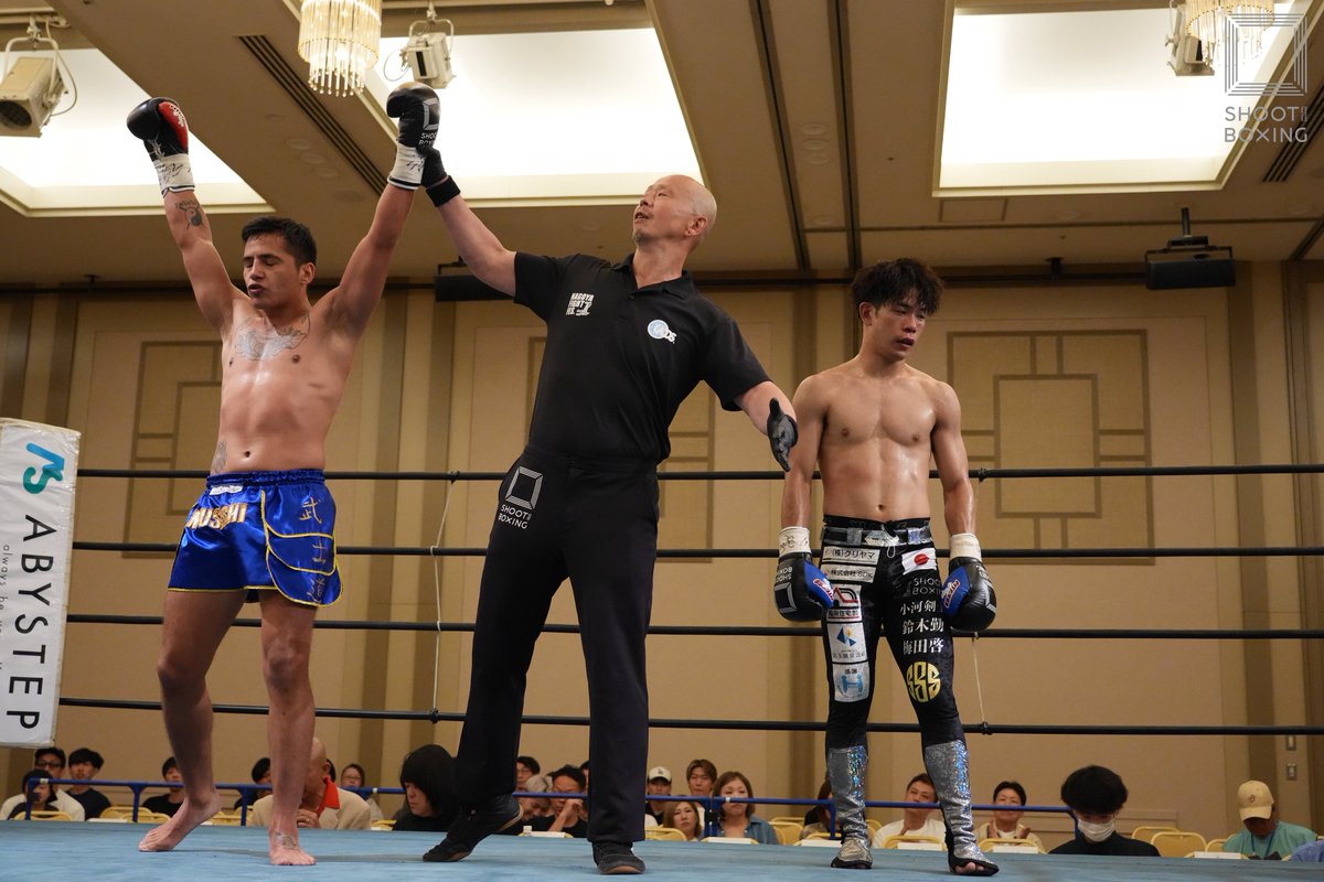 SHOOT_BOXING's tweet photo. ／
『#SHOOTBOXING 2026 YOUNG
CAESER CUP CENTRAL#40』
✏️大会結果🔥🔥
＼

▼第6試合　-64.0kg契約
エキスパートクラスルール3分3R延長無制限R
〇カミロ・カストロ（チリ/SAMURAI GYM）
🚩判定3-0 ※30-28、30-28、30-27
×久留拓磨（ZERO ONE）
.
📝詳細▶︎ https://t.co/bSSnuYuvXM https://t.co/9tkTHRSp7o