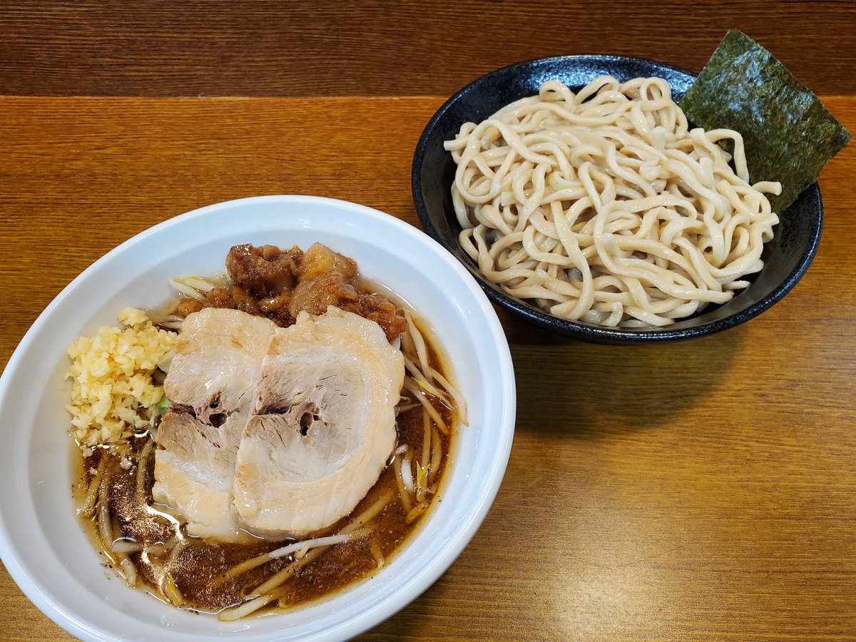 Ramen_Niimura's tweet photo. 本日は

・ガッツリつけめん

もご提供させていただきます

ガッツリつけめん は、お好みの麺量のガッツリらーめんの食券と、限定A+の食券をお買い求め下さい

なお、限定Aのトッピングは食券をお渡しの際にご希望のトッピングをお申し付け下さい

よろしくお願い致します https://t.co/OFvRJsOdzQ