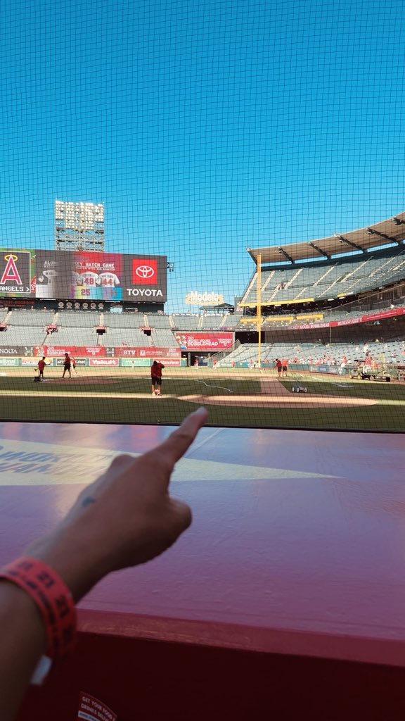 JustinHou9's tweet photo. Front row! Can’t wait for the incredible action and the thrill of having a ball come flying our way! ⚾️ https://t.co/7hubsbcxiR