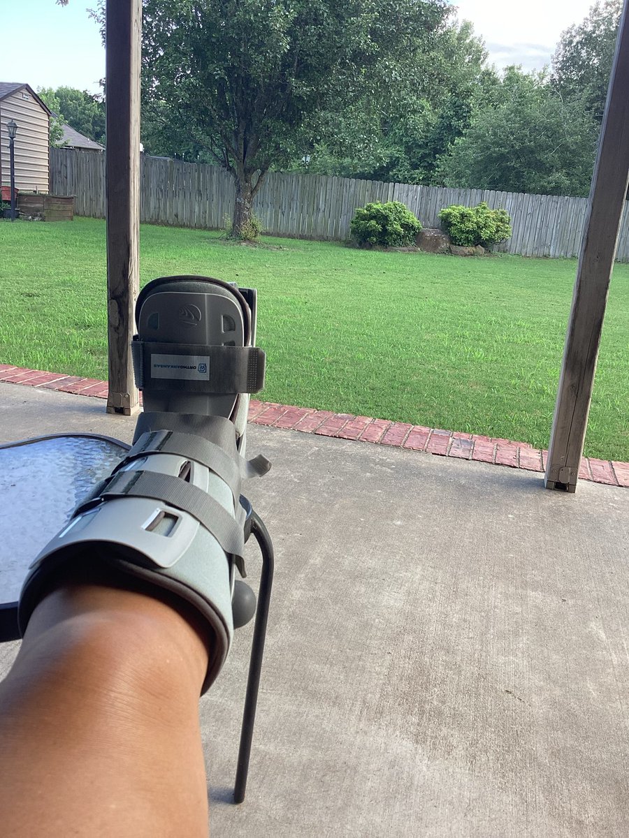 MGRaines's tweet photo. Well, after 6 weeks I returned to the scene of the incident! 30 minute walk tonight in the boot!  2 more weeks till freedom! 🏃‍♀️ https://t.co/46KHD3Xu8H