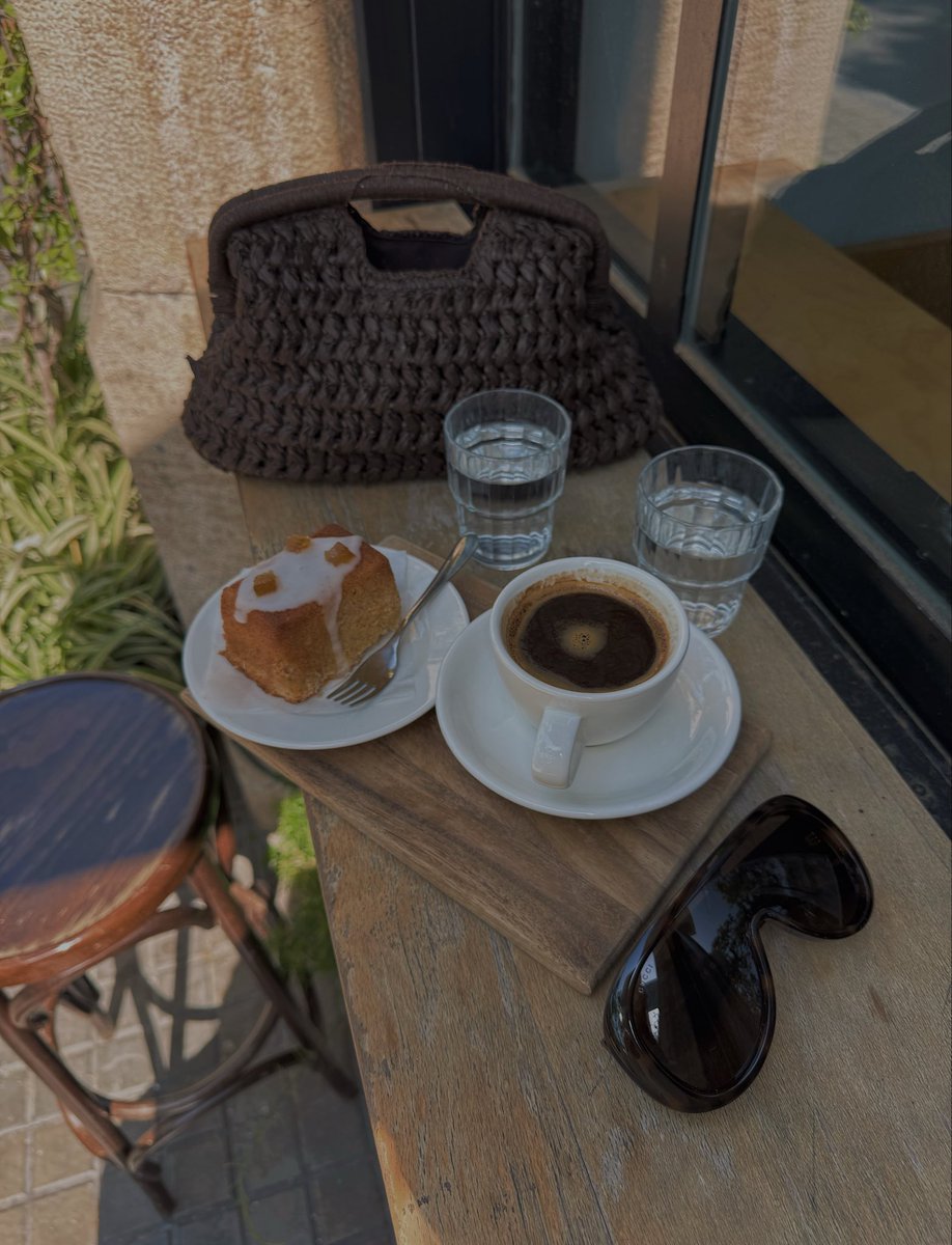 Ananya2yzai's tweet photo. My favorite cup of coffee and my favorite spot. That's all I need for today.😃 https://t.co/NQgIxqviJr