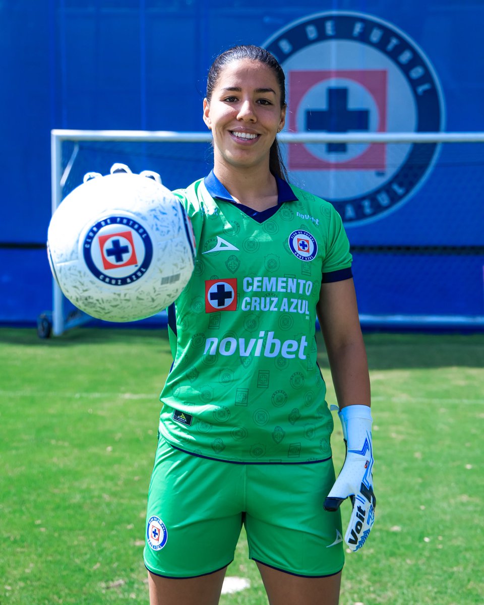 AzulFemenil's tweet photo. OFELIA SOLÍS 😎🧤😮‍💨 https://t.co/h9AZD3J7JI