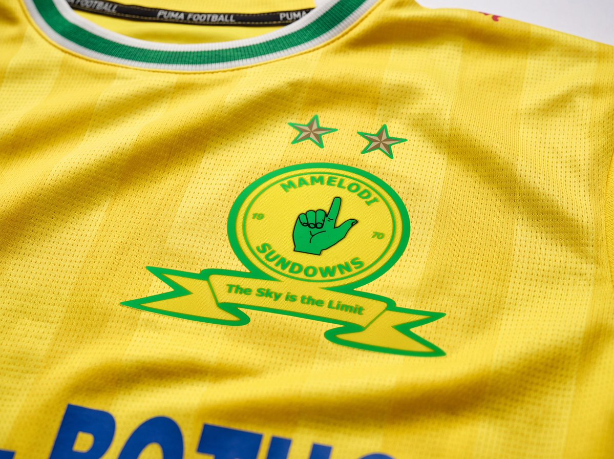 Lorenz_KO's tweet photo. The new home Mamelodi Sundowns kit will be available from 31 July. ⭐️👆⭐️

Authentic players shirt for R2399, the Replica for R1299, and kids for R1199. 

@Masandawana | @PUMASouthAfrica https://t.co/PoxSiBWcXI