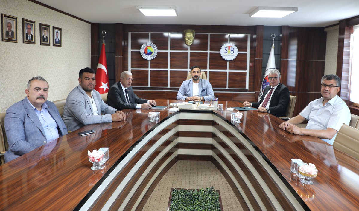 SivasTb's tweet photo. 1⃣Sivas Ticaret Borsası’nda Kayıt Dışı Tarım Ticaretiyle Mücadele Toplantısı

Sivas Ticaret Borsası Meclis Toplantı Salonu’nda, tarım ve hayvancılıktaki ticari işlemlerin yasal çerçevede yürütülmesi ve kayıt dışılığın önlenmesine yönelik bir istişare toplantısı düzenlendi.⤵️ https://t.co/ZqqvDoU59m