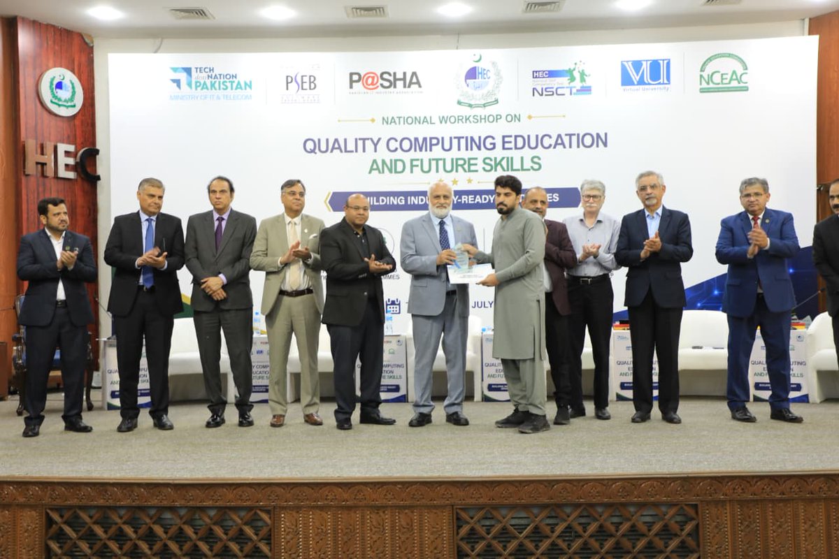 hecpkofficial's tweet photo. 🥈 Muhammad Kamil, Tanveer ul Haq, Faheem Rasheed (Virtual University of Pakistan) , Zulfiqar Ali (University of Malakand), Inamullah Khan (University of Swat) 

🥉 Muhammad Nadir (Abasyn University, Peshawar)

Celebrating excellence and a future-ready digital workforce! https://t.co/vKeFJFjmKH