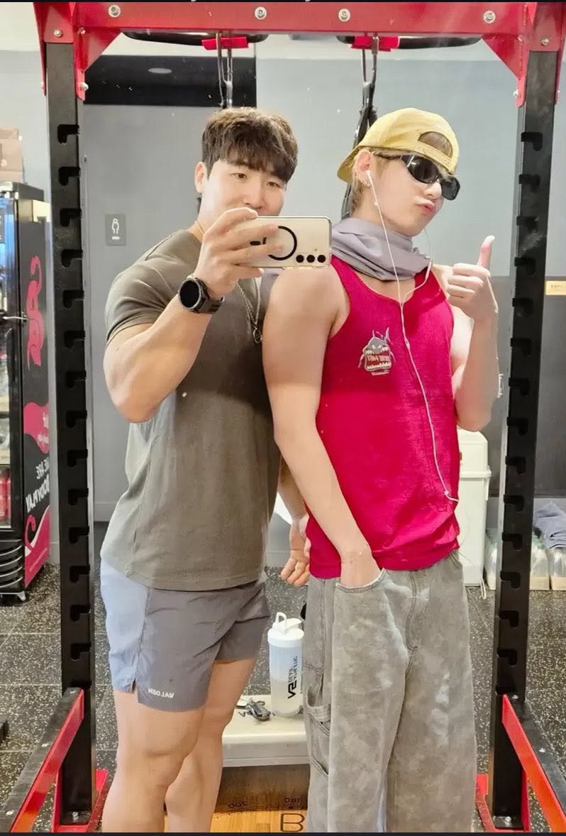 vantelom1's tweet photo. 😭😭😭😭😭❤️❤️❤️❤️ https://t.co/fjFVuOCjzC