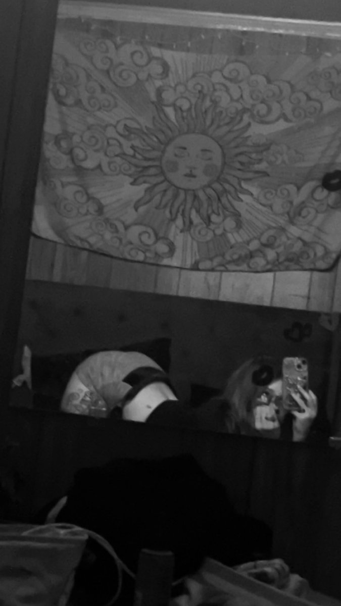sexccslutttt's tweet photo. caption #nsfwtwtًً #NoLimit #TrendingNow https://t.co/hcUs9vEawY