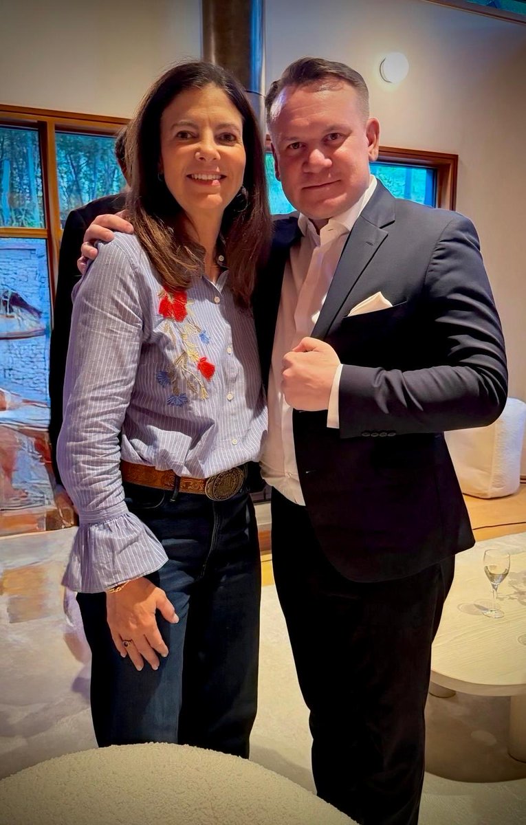 Aspen, Colorado. 21.07.2026 Ze wspaniałą gubernator Kelly Ayotte. Dla Polski! 🇵🇱🇺🇸