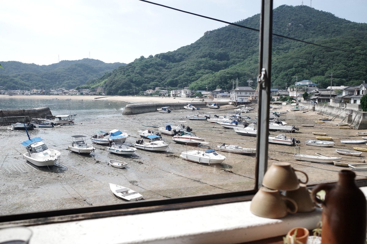 broccoliLABO's tweet photo. 尾道向島
電動キックボードを走らせ到着
干潮時の風景すごい、満潮時が気になる https://t.co/8EWRnjOtnB