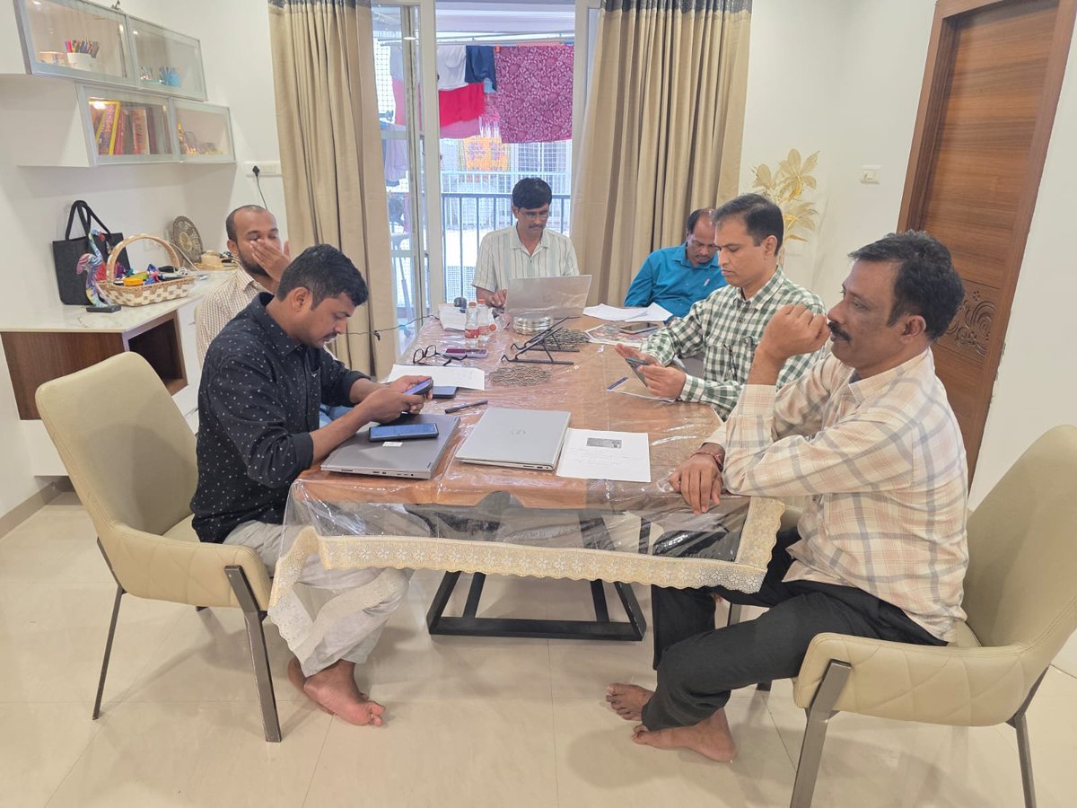 jsuryareddy's tweet photo. Another Shark in #ACBNet , the Sleuths of Telangana ACB Raids at TSPDCL Deputy Engineer residence in #Hyderabad and several other locations in #DisproportionateAssets Case.
Telangana Anti-Corruption Bureau (#ACB ) on Wednesday conducted simultaneous searches at several locations of TSPDCL Deputy Engineer, including his residence at Meenakshi Sky Lounge, Kothaguda, Hyderabad.
