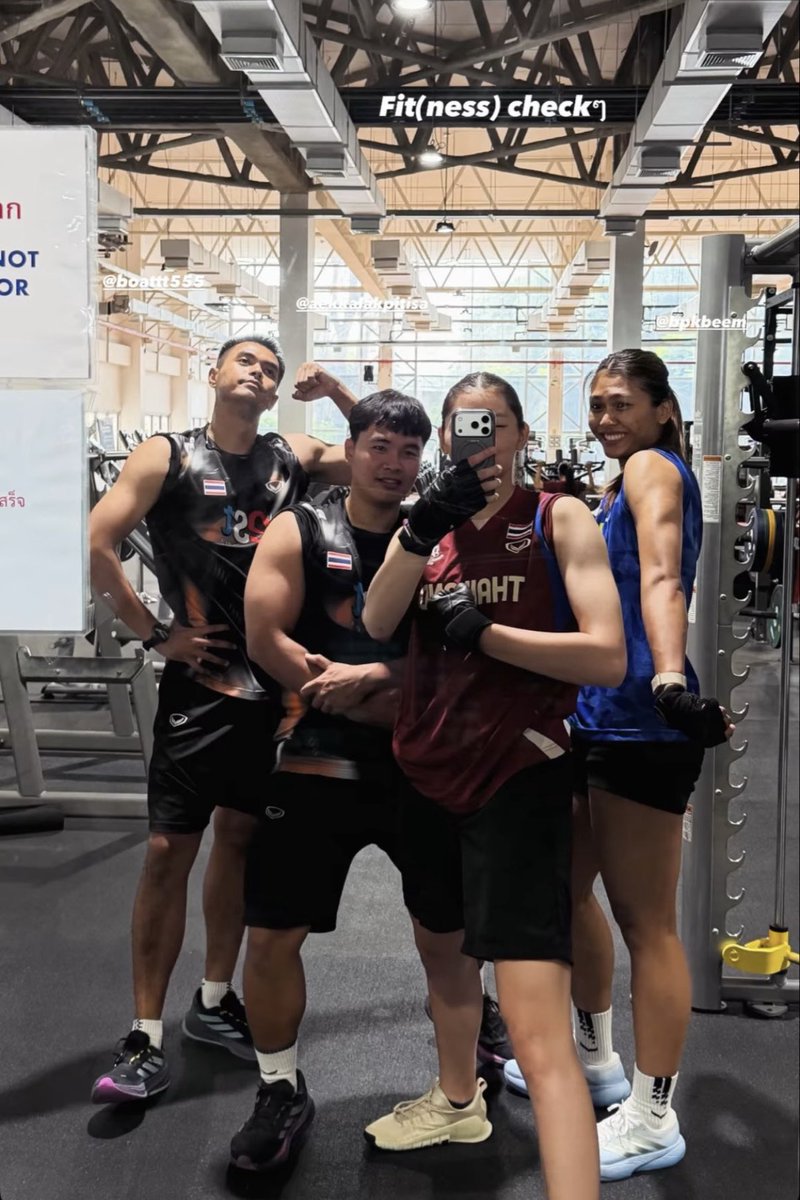 Pa_pakin13's tweet photo. โห กล้ามยัยบิ๋มกับบีมแน่นมาก

#วอลเลย์บอลหญิง https://t.co/qh3Sj7CShX