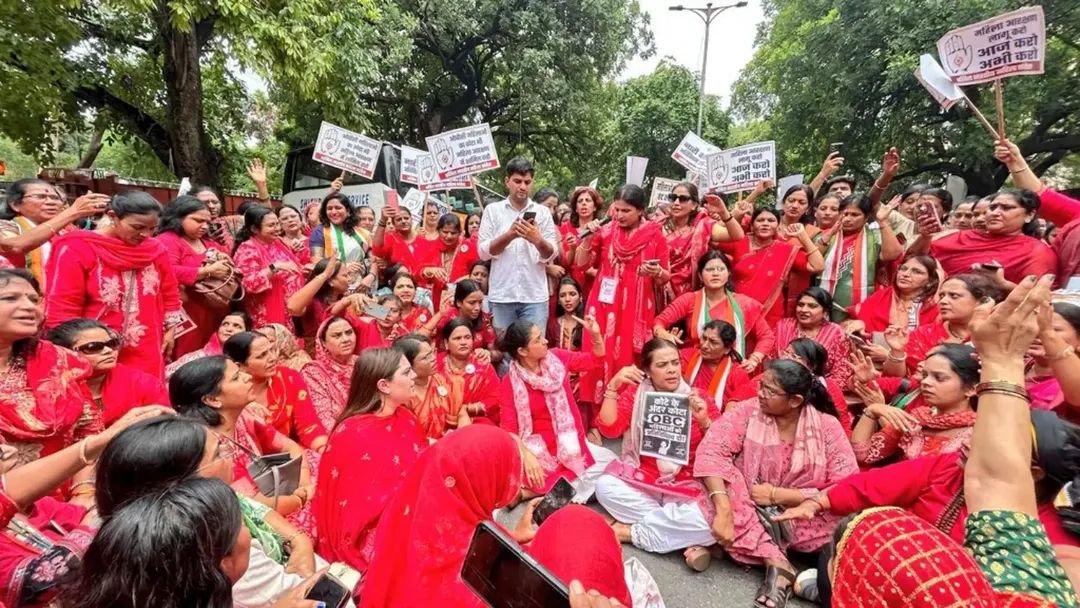 ParveenaMeghwal's tweet photo. नारी शक्ति में है दम,
लेकर रहेंगे आरक्षण ✊

📍आज इंदिरा भवन, नई दिल्ली 
#public #all https://t.co/uiqEVGNBI4