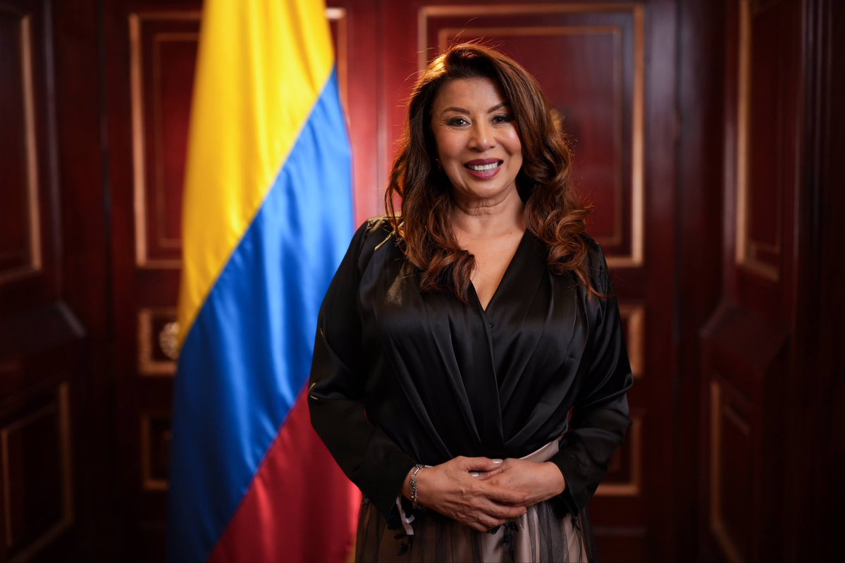JanethSabogalRC's tweet photo. Hoy inicia una nueva etapa de servicio. Con gratitud a Dios y a mi familia, asumo el honor de representar a Colombia desde la Cámara, integrando la Comisión Cuarta Constitucional y la Comisión Legal de Cuentas. Trabajaré con compromiso, transparencia y responsabilidad 🇨🇴❤️ https://t.co/pTxr0mD9qv