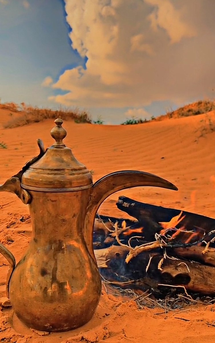 ALAmeerah024's tweet photo. استر عيوب الناس تستر عيوبك
يا اللـي لسانك للمخاليق فضّاح

واترك ذنوب الخلق وانظر ذنوبك
ترى الزمن دوّار ،، والسّر ينباح .

#رسالة_لقلبك https://t.co/PpE5vAA2Lk