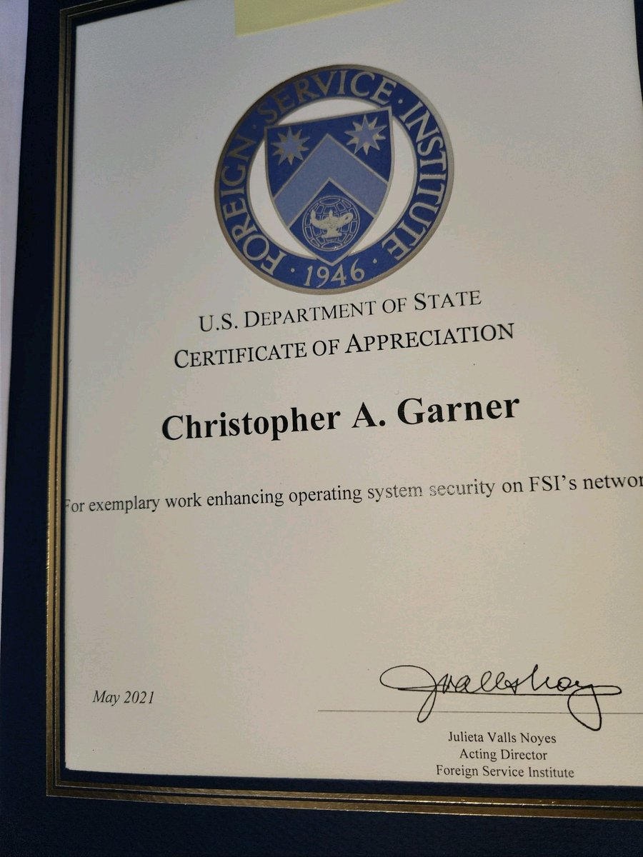 mostwanted4387's tweet photo. Department of State boss manager foreign government services in Arlington Virginia, let's get this money 💰 🤑 💸 😤 shout out to my nigga riq..my day one Niagara, thanks for always looking out making that bag, Top Secret 🙊 👍 👌 https://t.co/d5HLhCbQb0