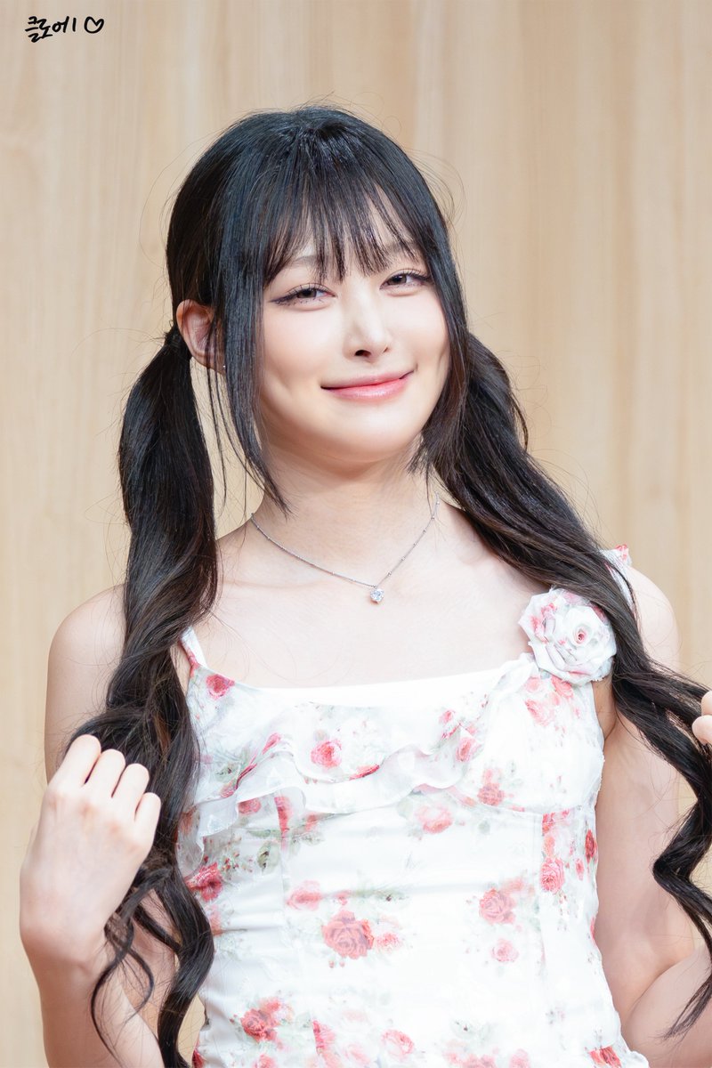 Mylove_Chloe's tweet photo. 260718
에버라인 민하

웃을때가 제일 예뻐

#세이마이네임 #소하 #SOHA #SAYMYNAME #세마넴 #SMN #セマネ #ソハ https://t.co/Vj59F5mCkR