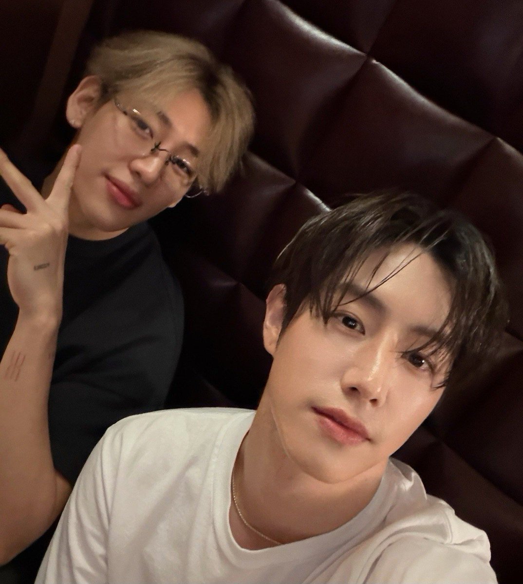 RChutimon's tweet photo. ใครบนอะไรไว้ แก้บนด่วน!!! ❤️💜🫢
#MarkTuan #BamBam #MTBB https://t.co/ondnpBMnHs