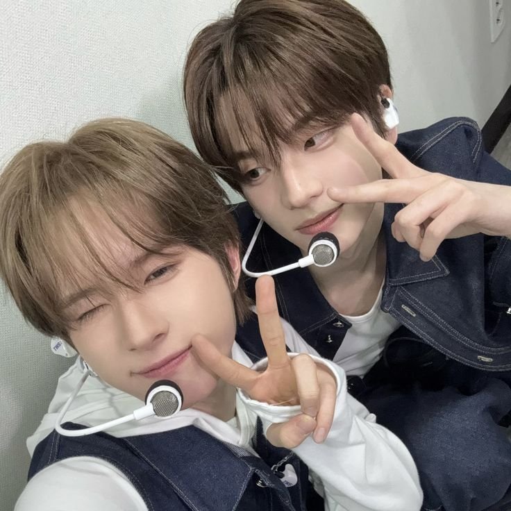 enzoazure's tweet photo. hi, i'm kenzo ! looking for interactive moots 🤓 🐈 

👞  » he / him
👞 » 🇵🇭 (filo) 
👞 » cortis, enha, tws, zb1, and2ble, ateez, ahof, and ald1
👞 » loves watching bls (^___^) 
👞 » lf interactive #moots #stantwt 

any fandom is welcome 🐈👞 !

𖹭  &amp; ↻ are highly appreciated ! https://t.co/XNk2gl1ohM