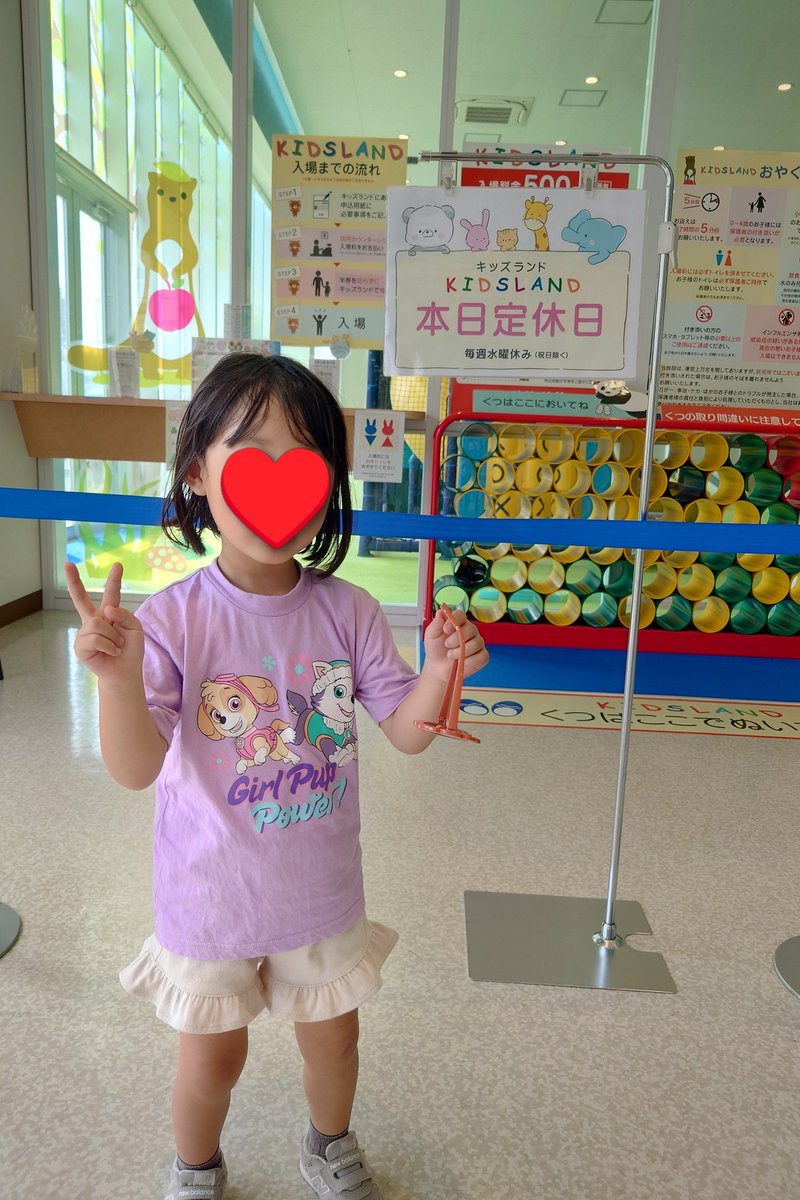 o_____sa's tweet photo. だいぶ撮影のお仕事にも慣れてきたようです👧 https://t.co/EQCT8J0L0j