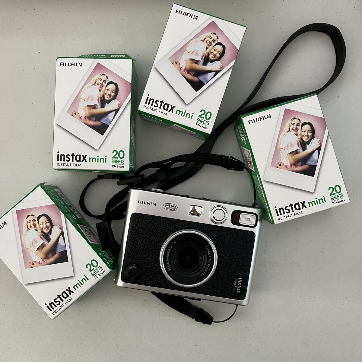 kyupipay's tweet photo. Jasa cetak foto polaroid dom bali #zonajajan #zonajajan #wts https://t.co/plk8PLIHY9