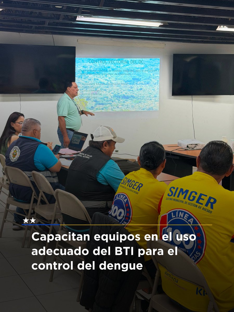 amdc_previene's tweet photo. Equipos de SIMGER-CODEM participan en una capacitación impartida por la Secretaría de Salud sobre control vectorial en el Distrito Central.

La jornada fortalece el uso adecuado del BTI y las técnicas de fumigación para reforzar las acciones de prevención contra el dengue. https://t.co/E26Oe95PZz