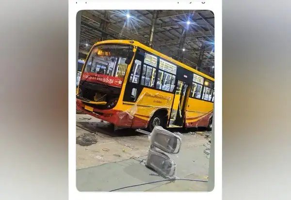 AniahEditor's tweet photo. Tvk அரசு பேருந்து ரெடி #TVKVijay‌HQ #TVKGovt #CMJosephVijay‌ #TVKVijay‌ https://t.co/7me6bsJZ9D