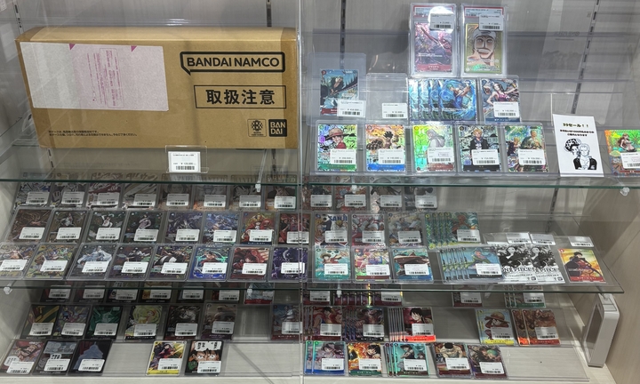 当店の高額ショーケースになります！ 気になるカードがある方は