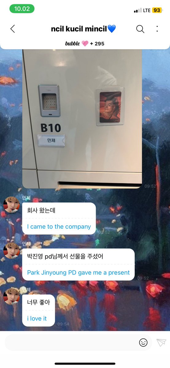 oyasuminje's tweet photo. semua locker artis JYPe ditempelin photocard pd-nim😭 LMAO😭 https://t.co/M56hdFytSS