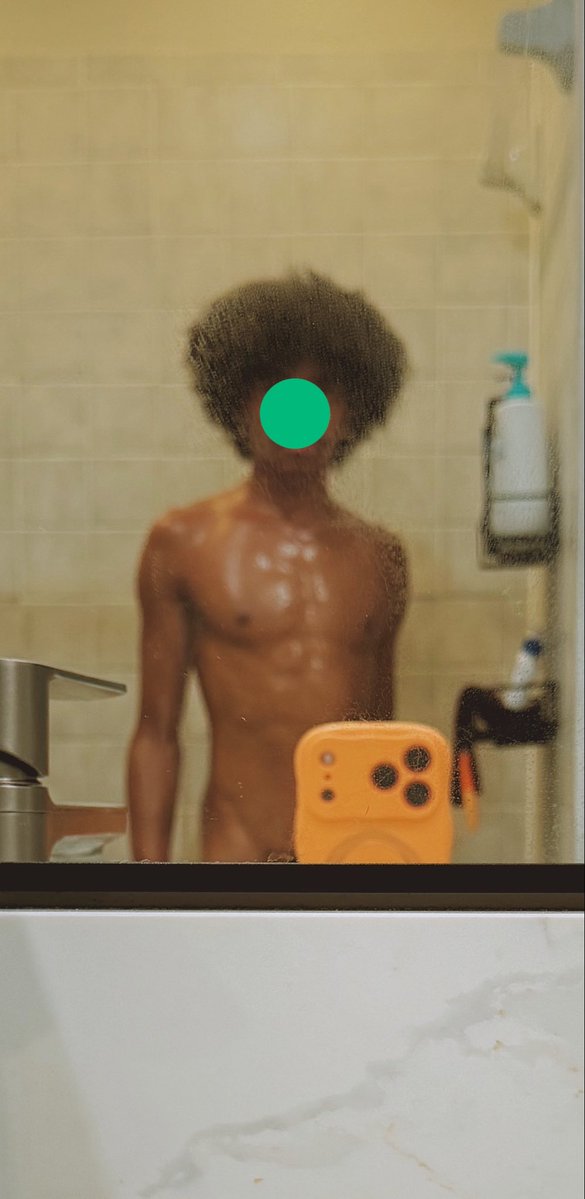PrinceMarcellxx's tweet photo. Gotta play it safe… finish the sentence😉

#pose #xo #prince #dot https://t.co/9q2UAzQ5mR