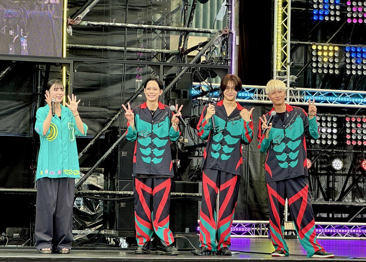 cream56k's tweet photo. 王鎧武装やるなんて聞いてない…！ターンアップやるなんて聞いてない…！
パピヨン、ギャレン、（🌌校長の台詞言ってたけど忘れた💦）グローディ、翼ちん、陣さんステージにいたね🥹ありがとう🙏
スリー好きな子に膝落ちて喜んだ玉ちゃん良かった✨
#サマフェス
#サマフェス2026
#映画超ギャバいゼッツ https://t.co/poGOqzMp6Q