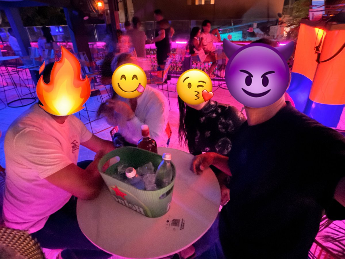 Jhonndsm's tweet photo. Estamos buscando un chico soltero bien dotado y joven, bien parecido que conozca su rol para pasarla rico ya!!! @Saraymigue06 https://t.co/CiceIHllgZ