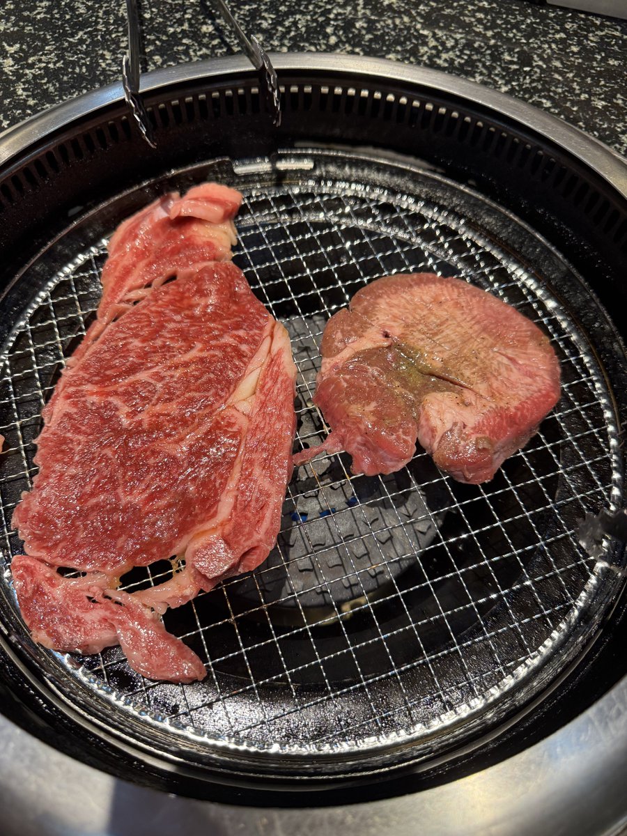 onononox's tweet photo. DIOさんと結婚して今日で6年が経ちました
2人でお肉を食べに行きました
私の人生の半分以上はDIOさんで出来ていると言っても過言ではないです
彼がいなかったら私は今頃どうなっていたか想像もつきません
出会えたことに感謝を
あんまり言えてないけどいつもありがとう https://t.co/RwBIsrFDFx